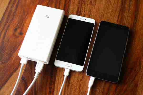 9 สุดยอด Power Bank และอุปกรณ์เสริมสุดพรีเมี่ยม ยี่ห้อไหนดี ในปี 2021